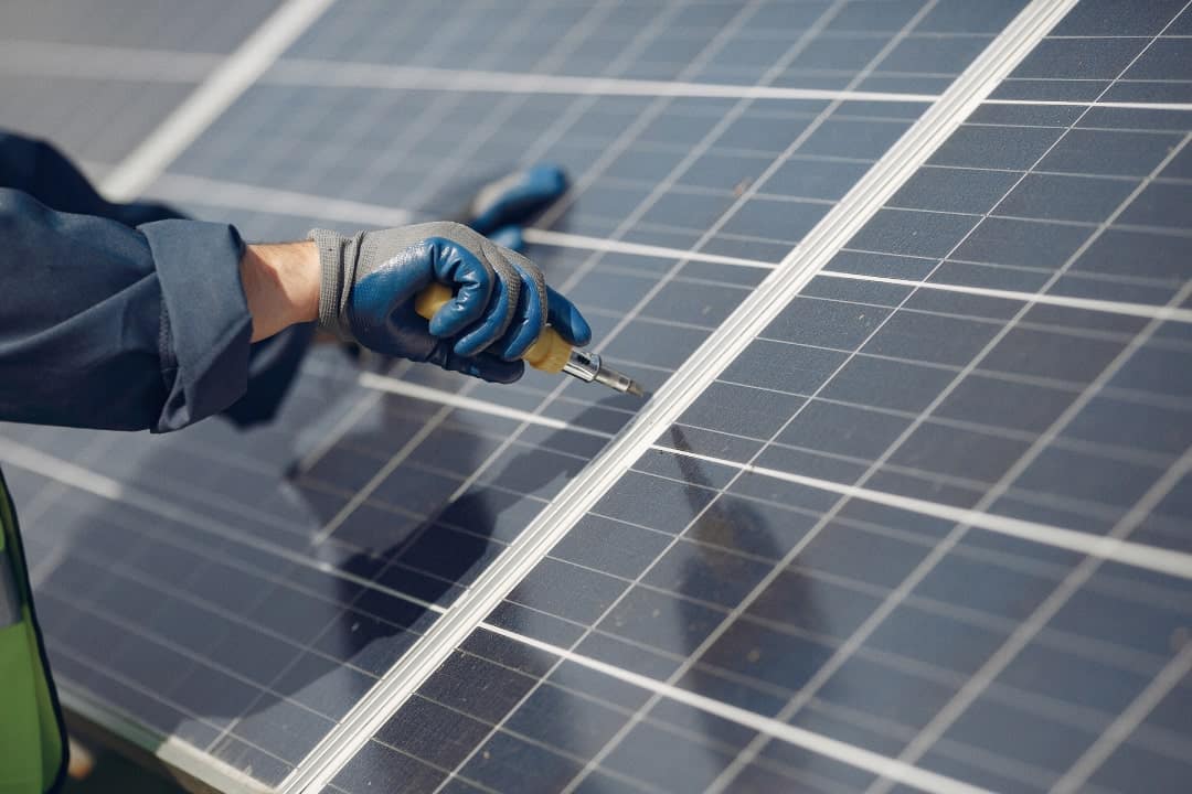 Réparation et maintenance panneaux solaires